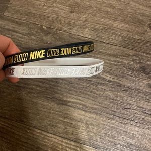Nike elastic headbands black and white